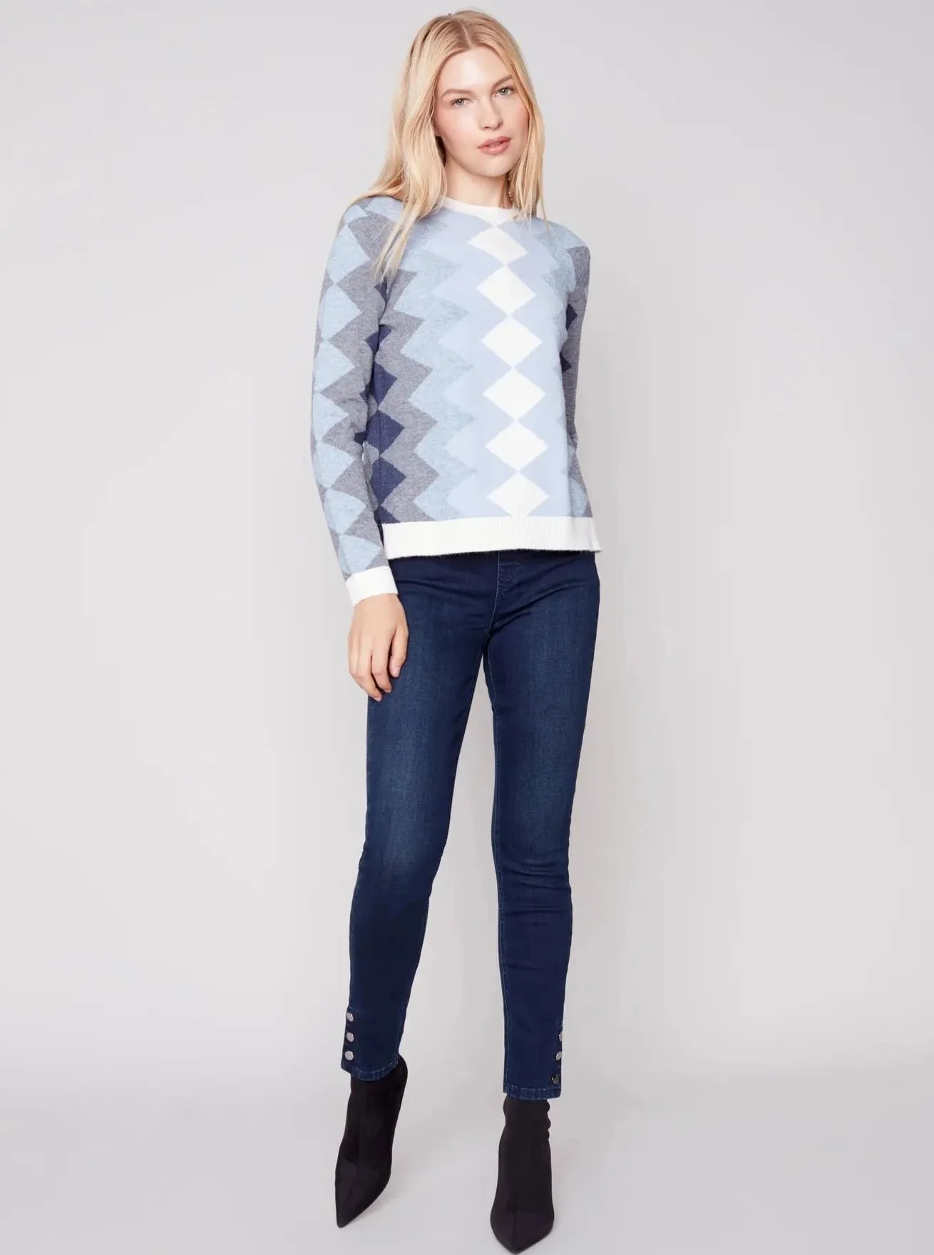 Crewneck Plushy Sweater Zig Zag Design [Snowflake-C2520]