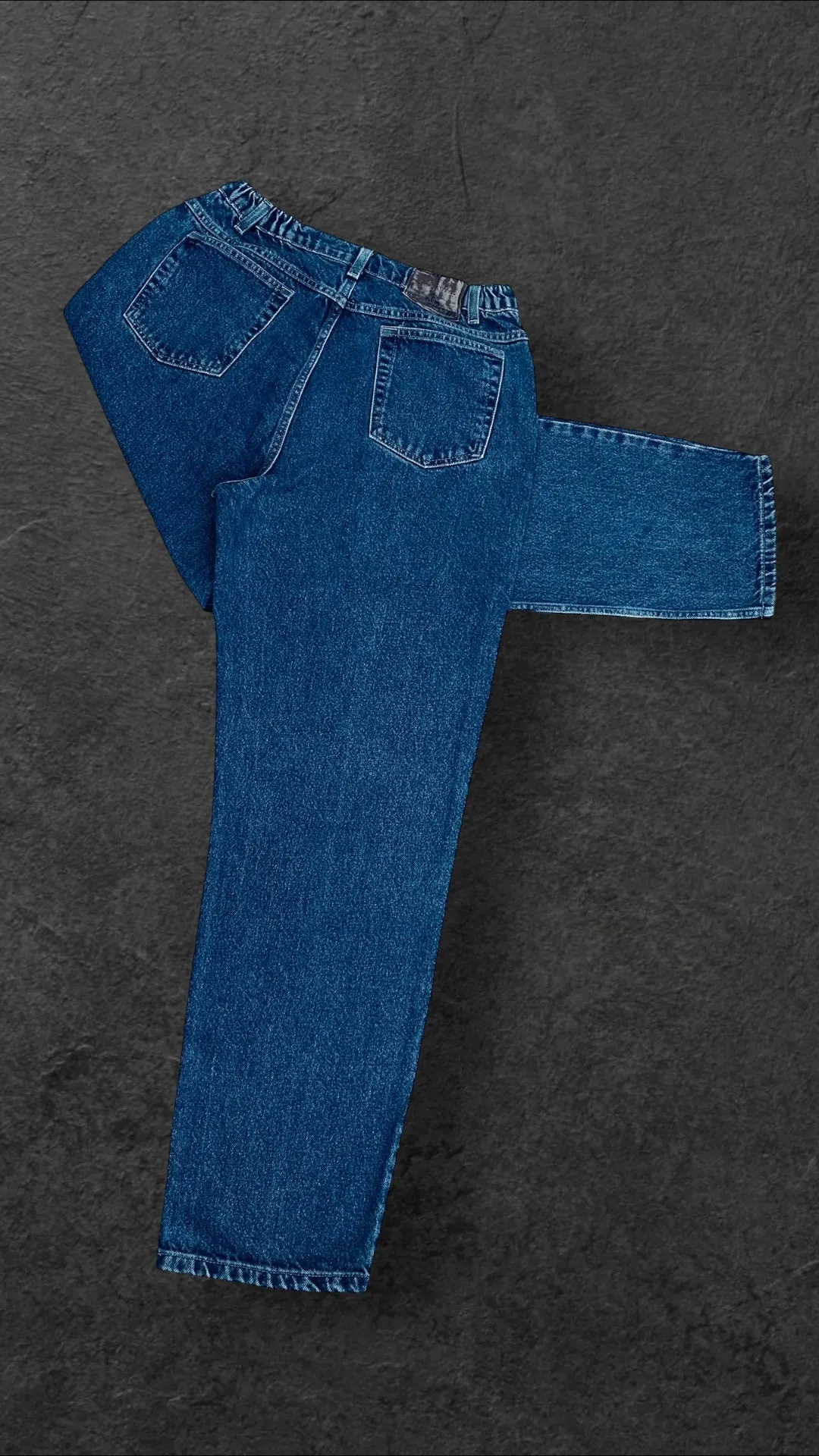 ST. JOHN'S BAY RELAXED FIT VINTAGE JEANS - UK 14